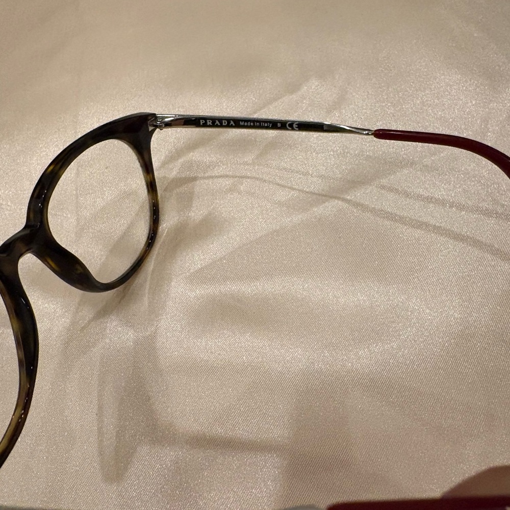 Prada Eyeglasses - great condition, comes with Prada eye glasses case. - Picture 6 of 7